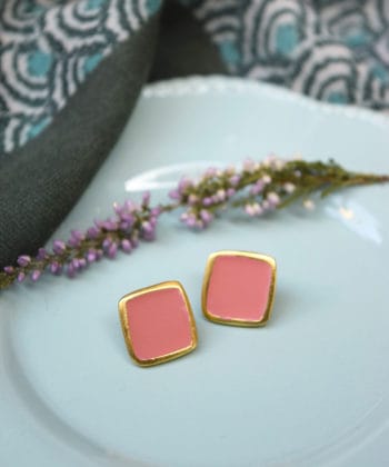 Σκουλαρίκια τετράγωνα σμάλτο ροζ