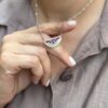 Κολιέ Ημικύκλιο Κέντημα Κόκκινο Γαλάζιο Μοβ 1